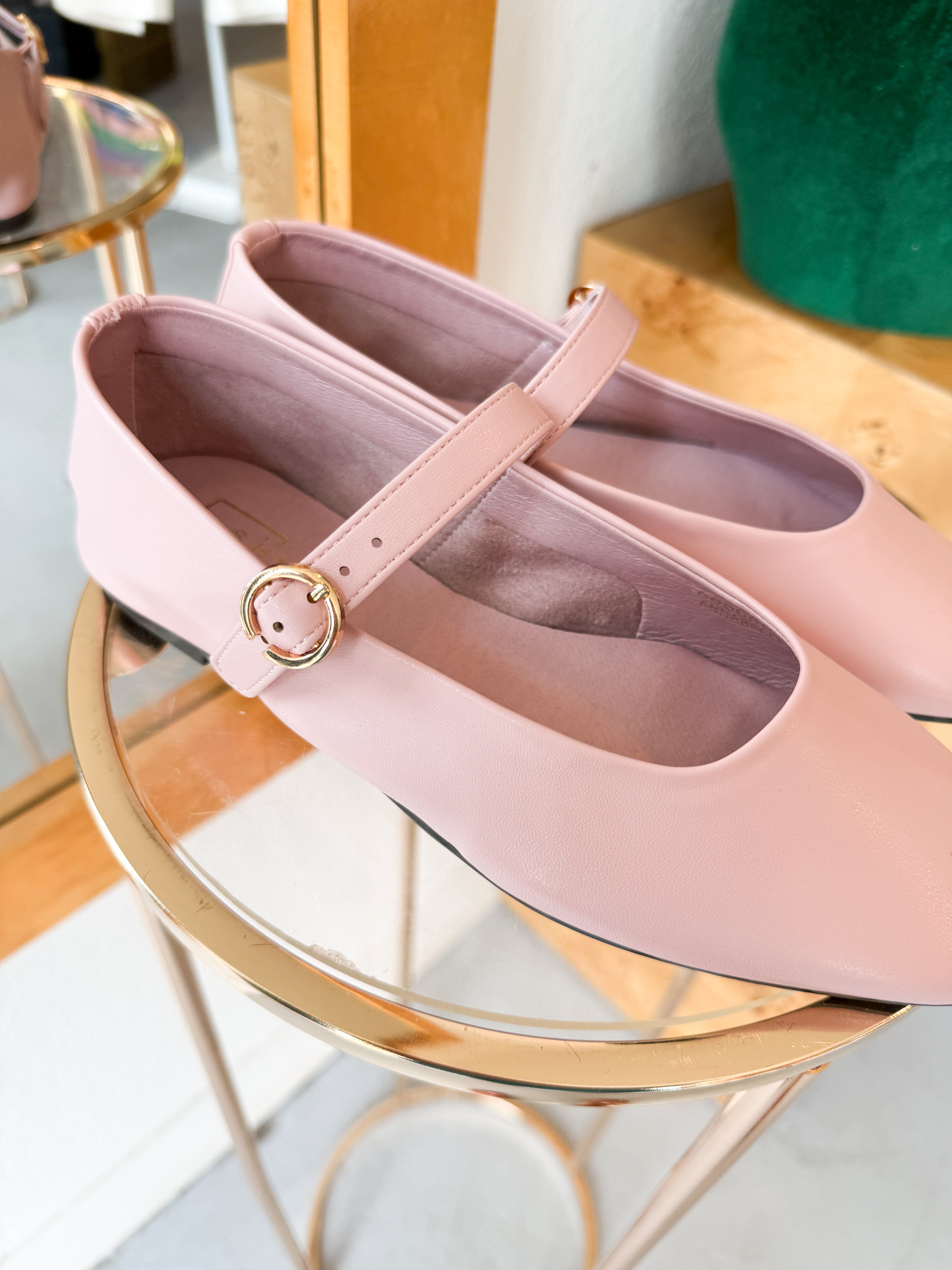 Rose Mary Jane Flat