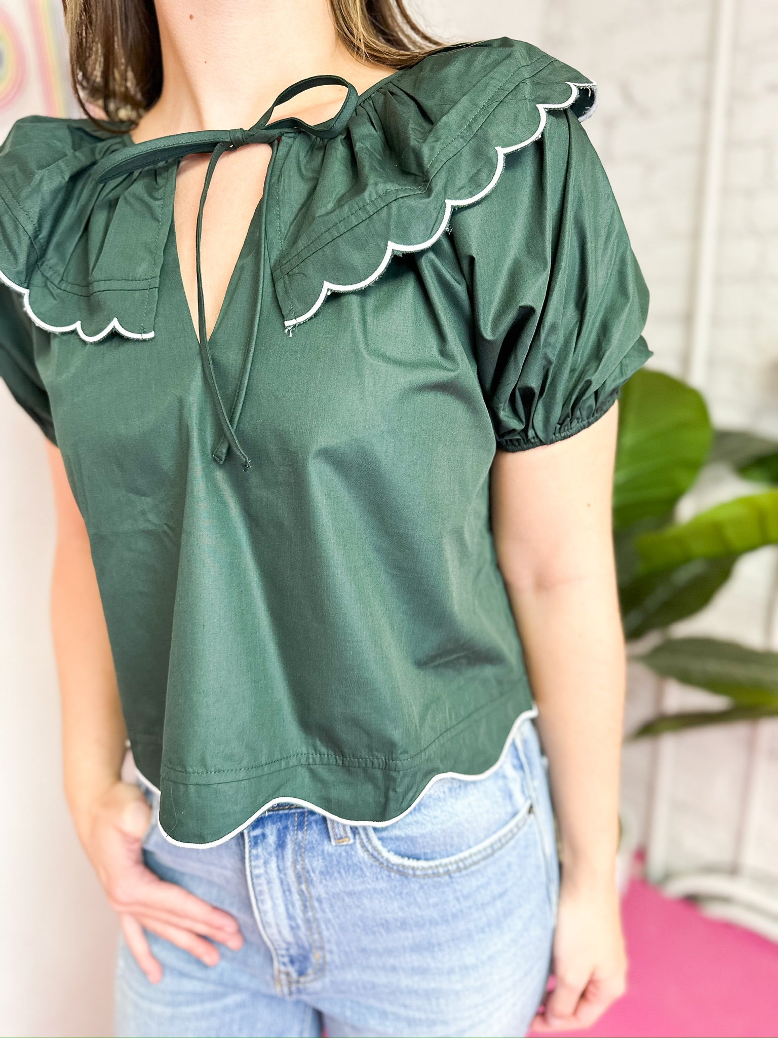 Short Sleeve Scallop Hem Top