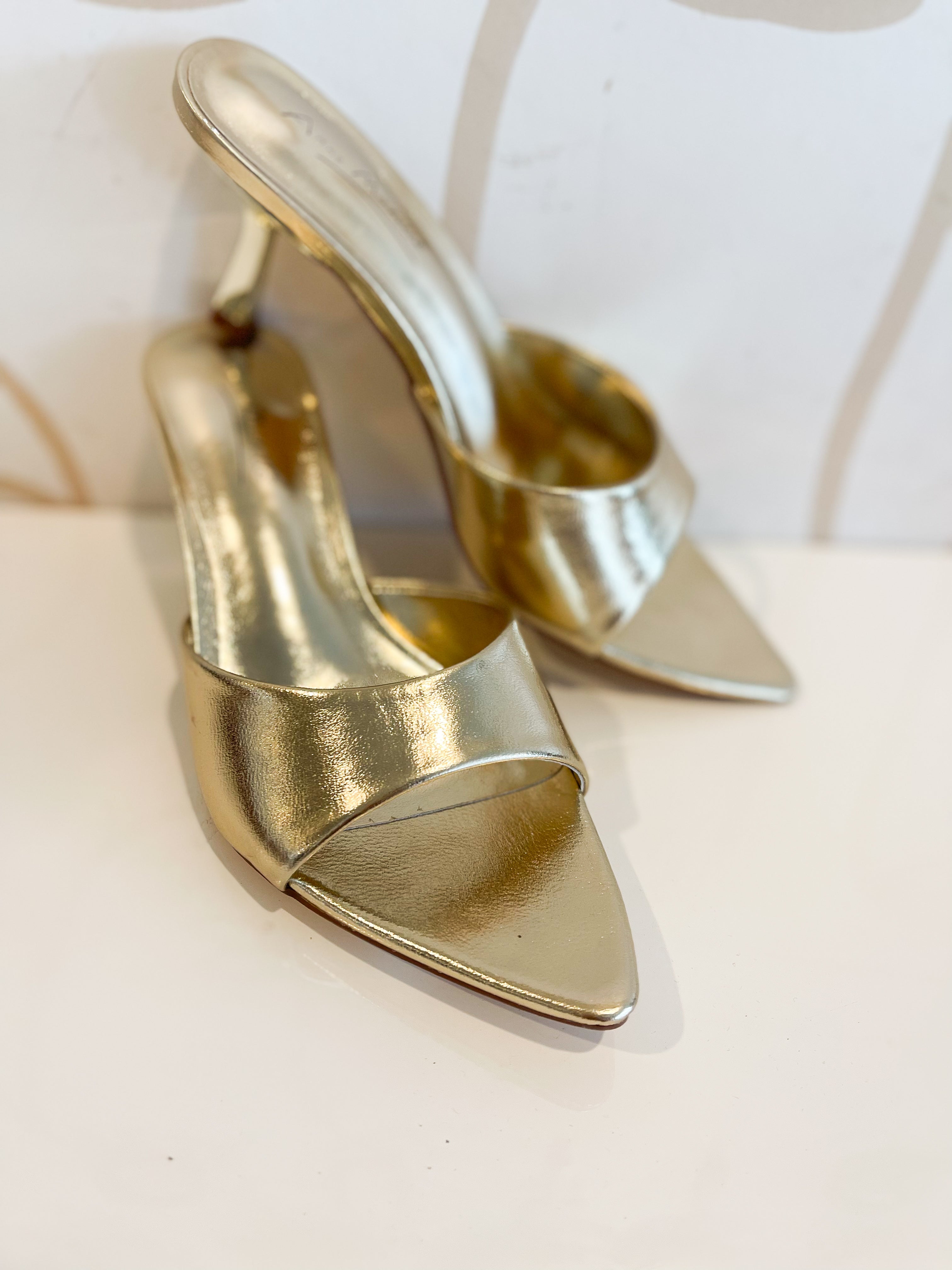 Bermuda Gold Heel