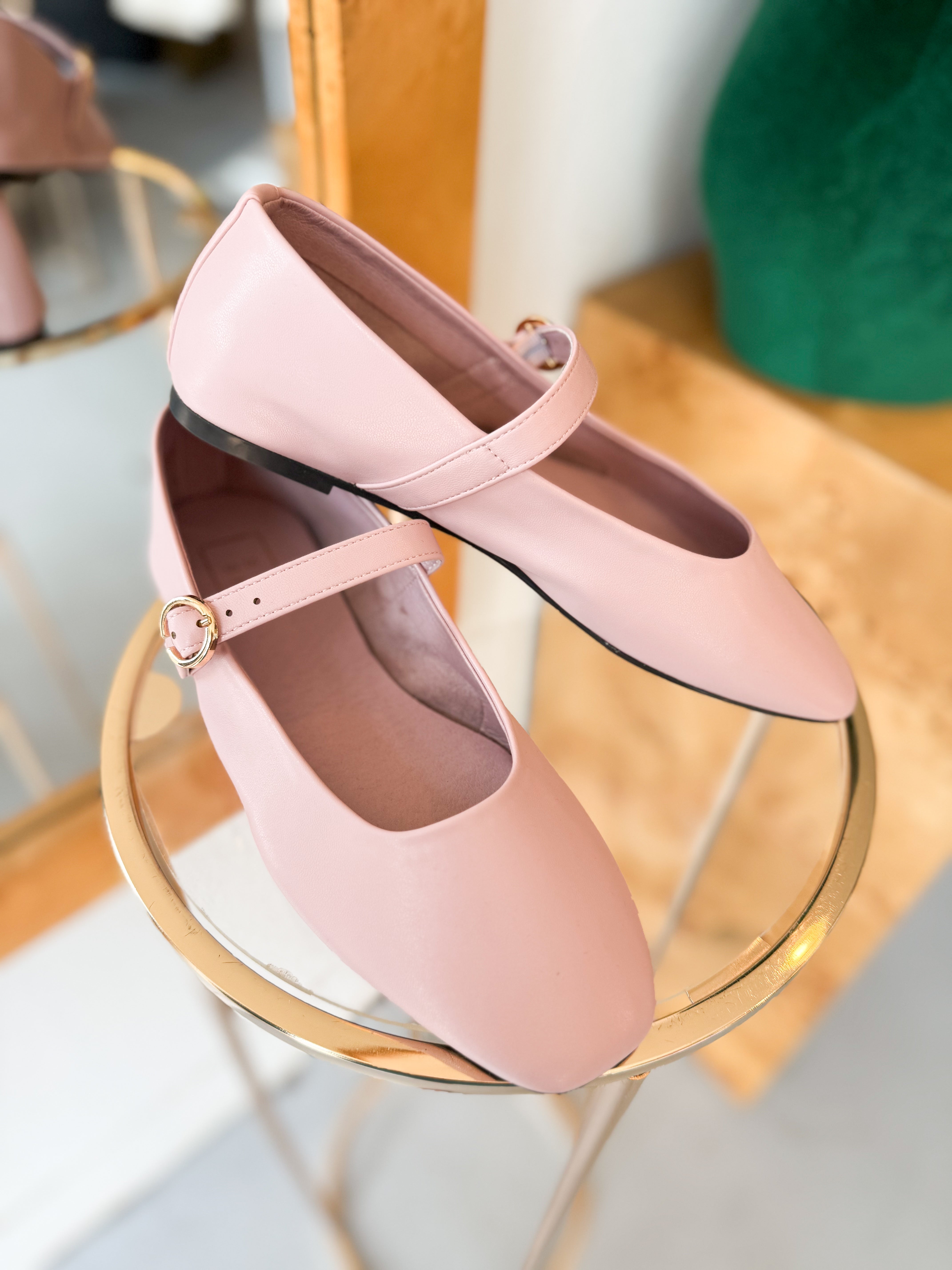 Rose Mary Jane Flat