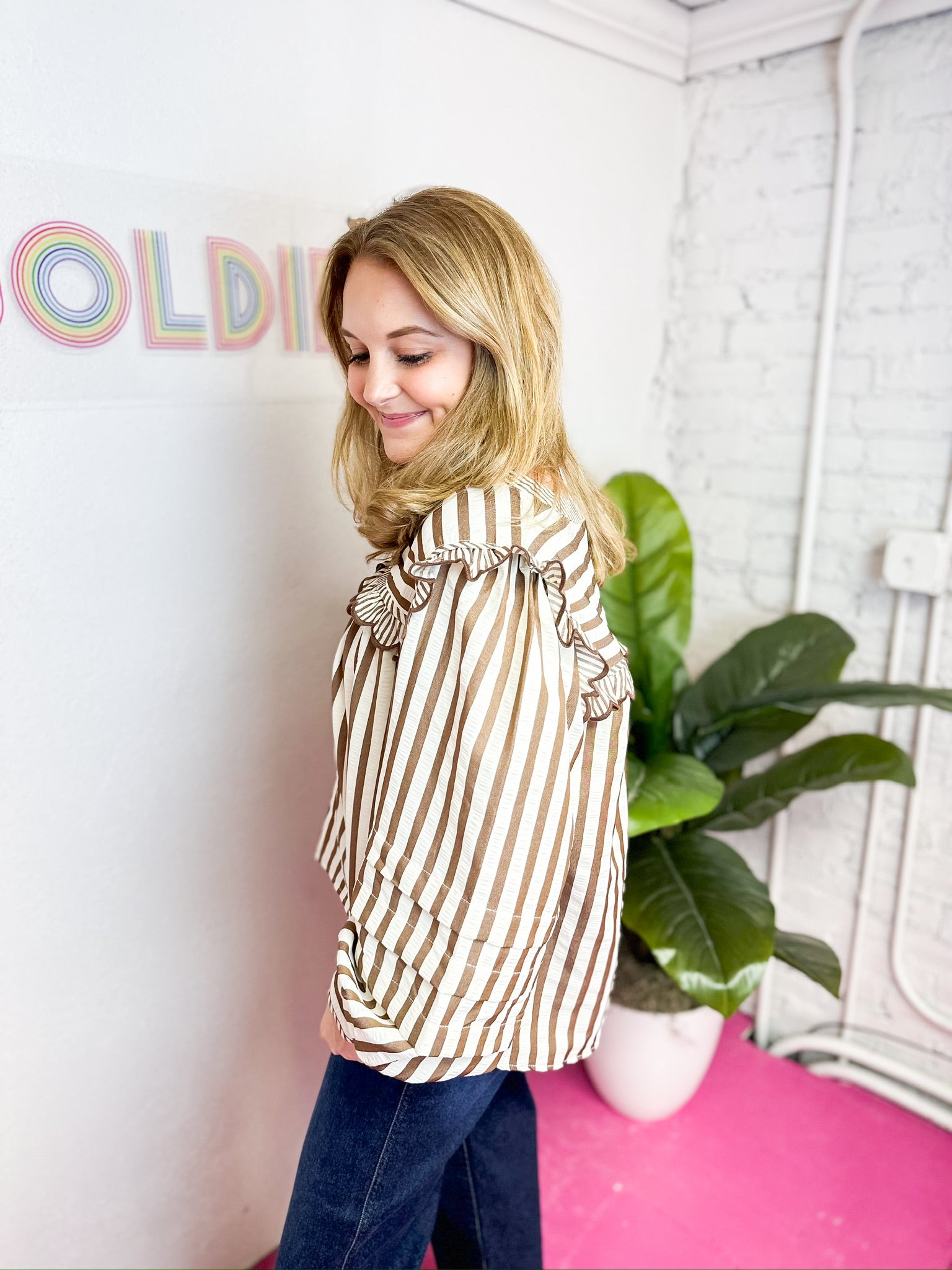 Scallop Detail Stripe Blouse