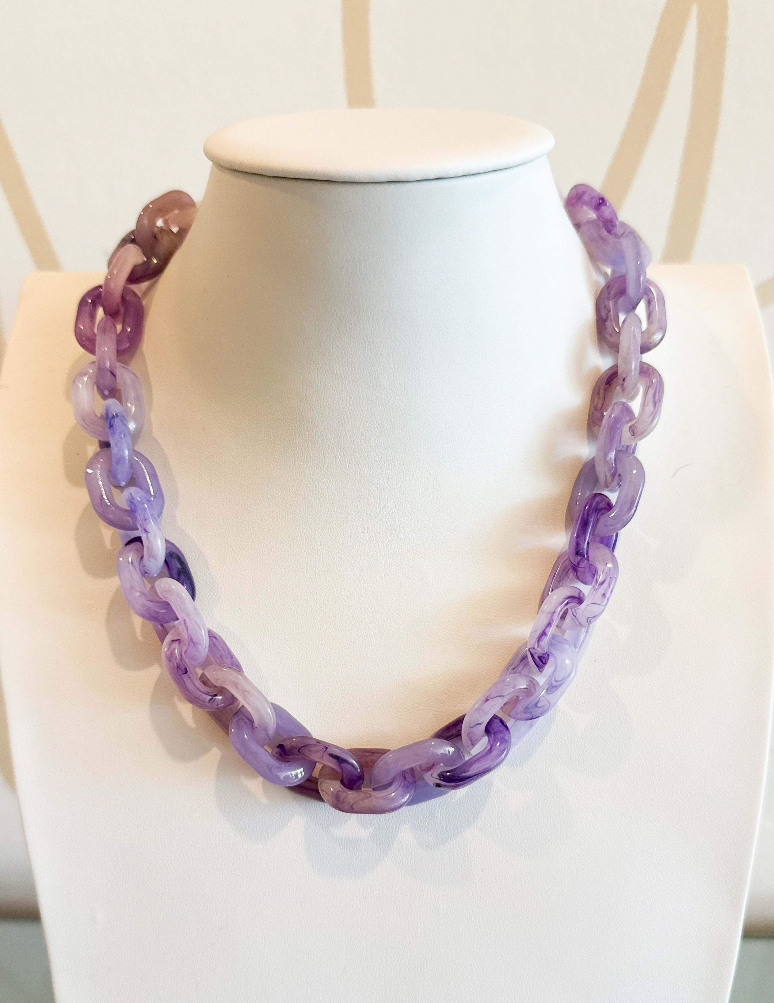 Resin Oval Chain Necklace