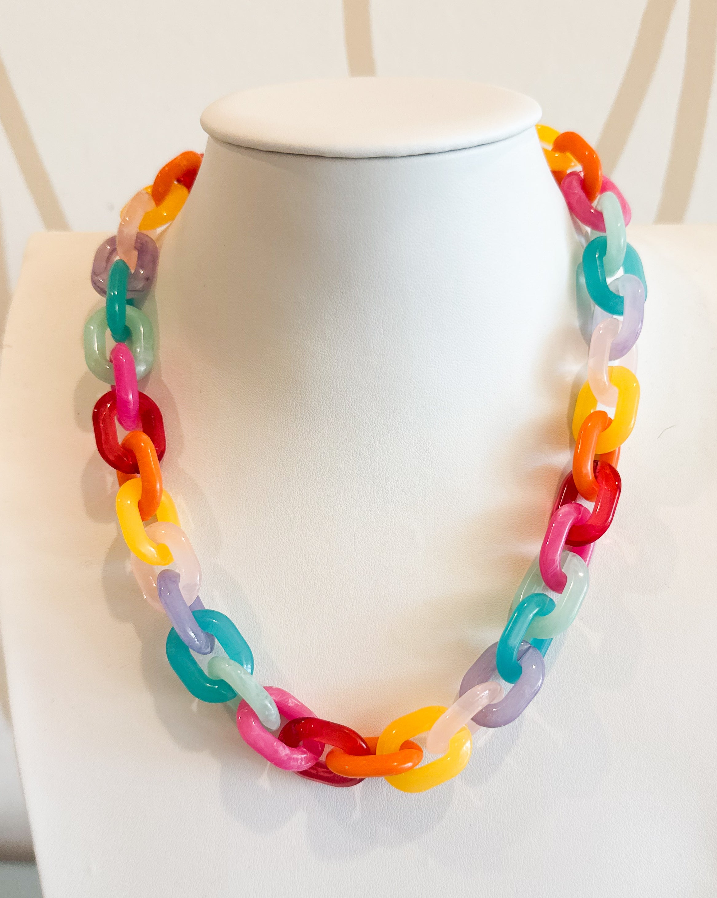 Resin Oval Chain Necklace