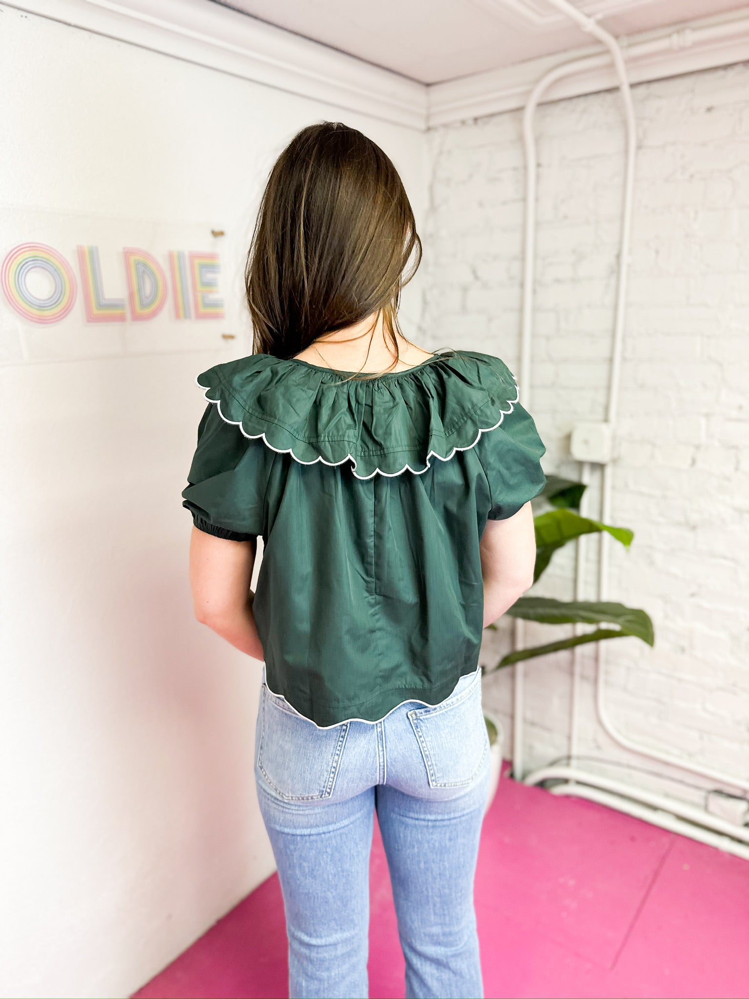 Short Sleeve Scallop Hem Top