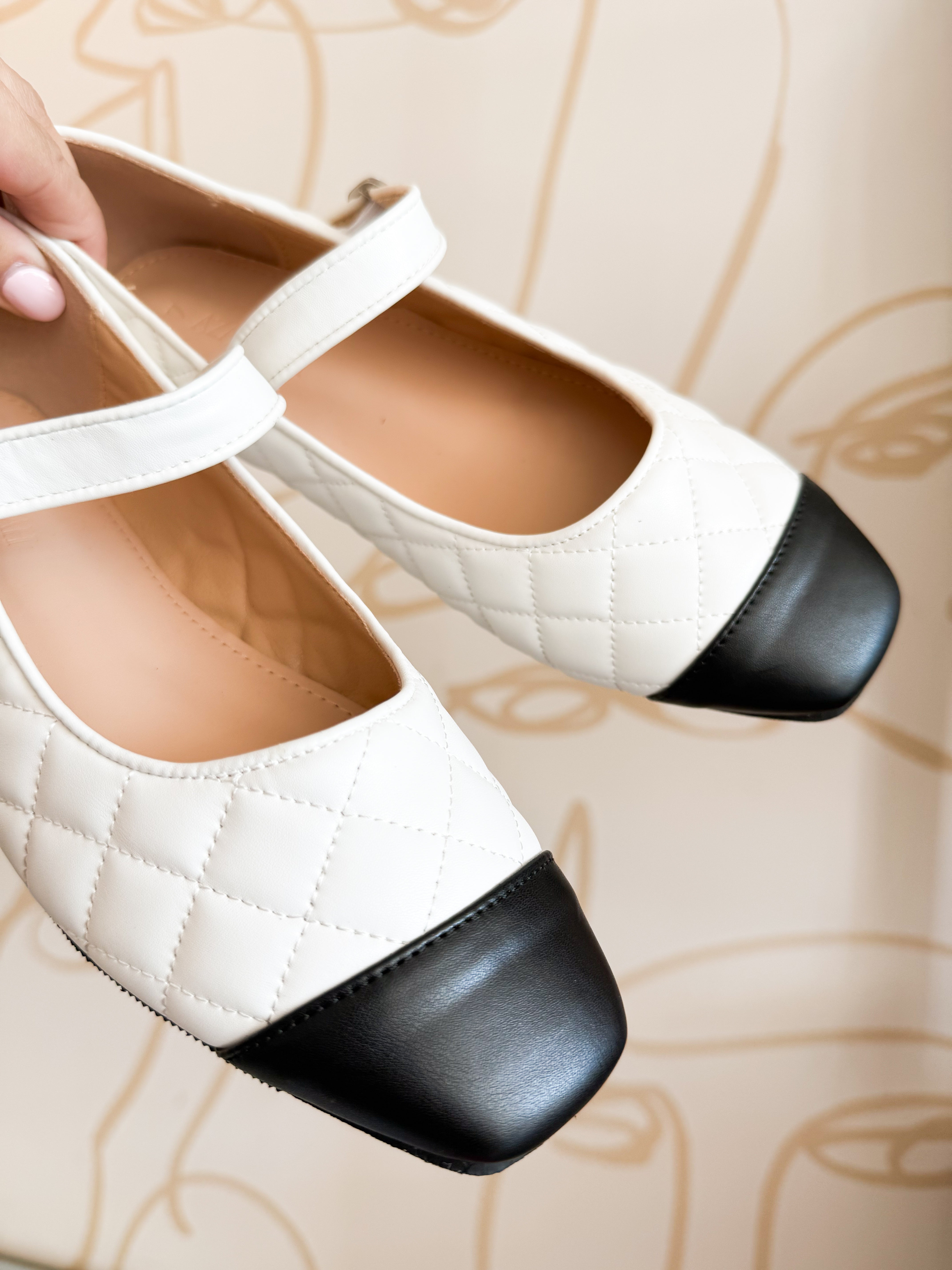 Amorsito Mary Jane Flat