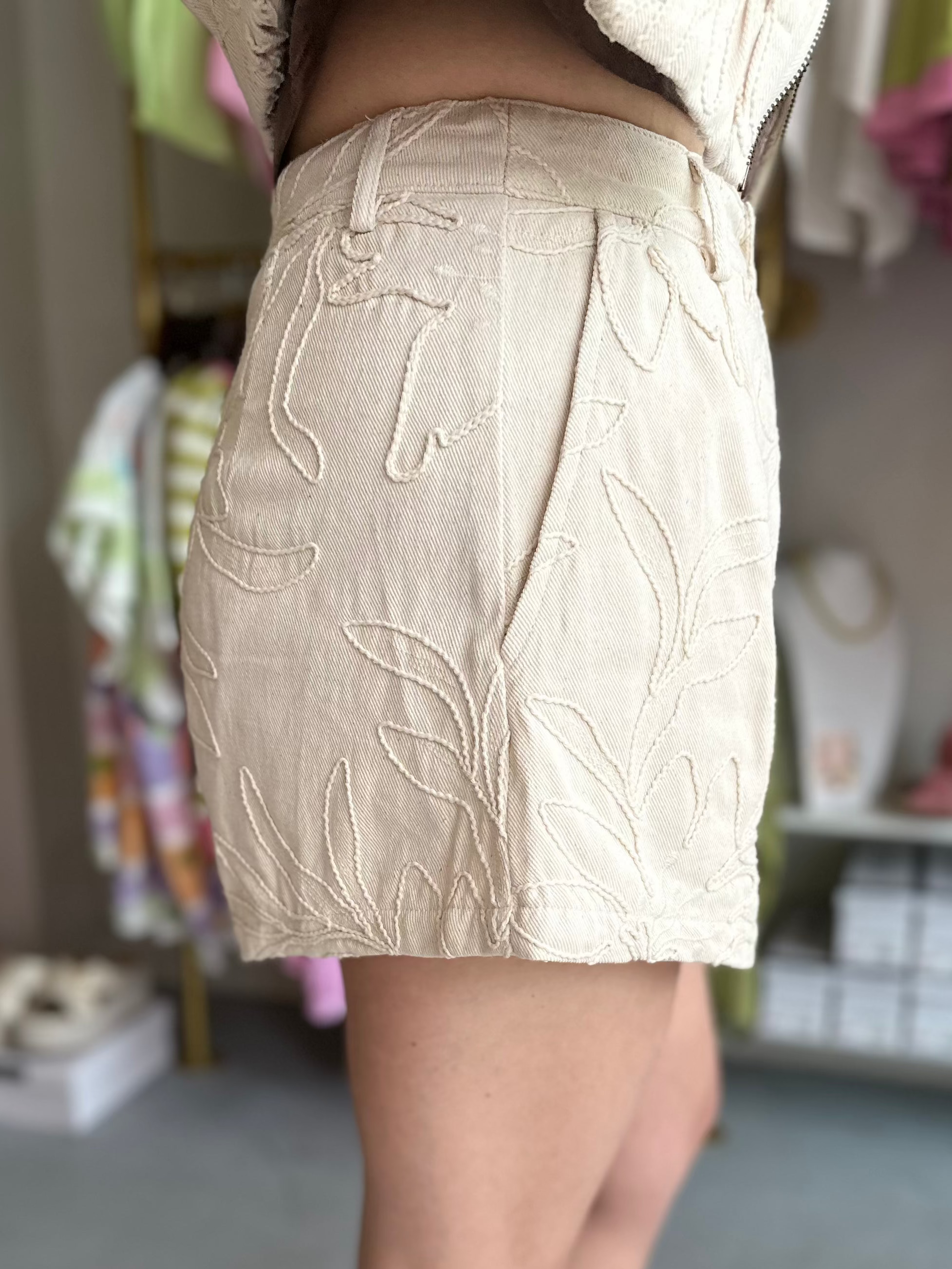 Floral Jacquard Pleated Shorts