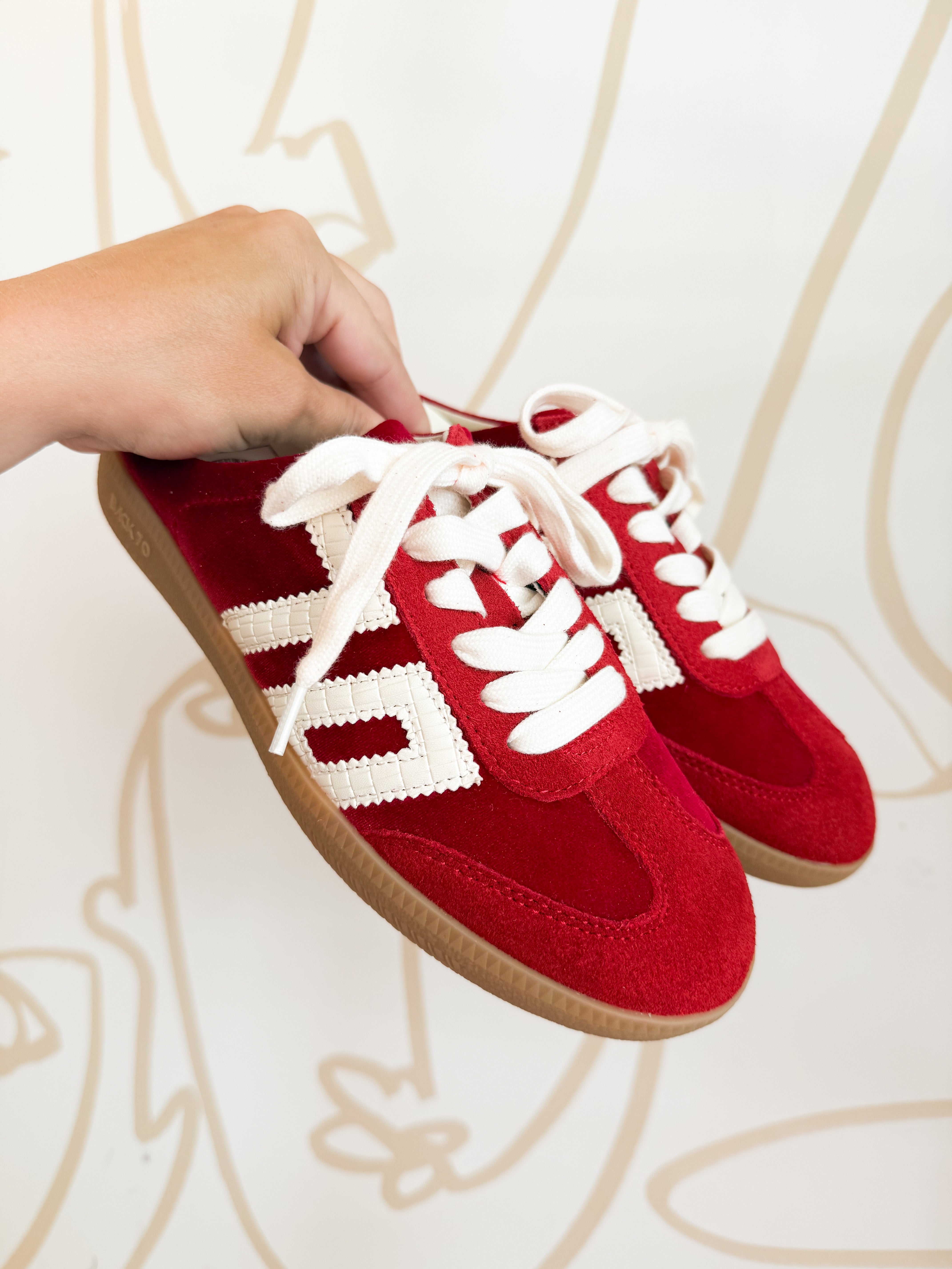 Back70 Easter Velvet Red Milk