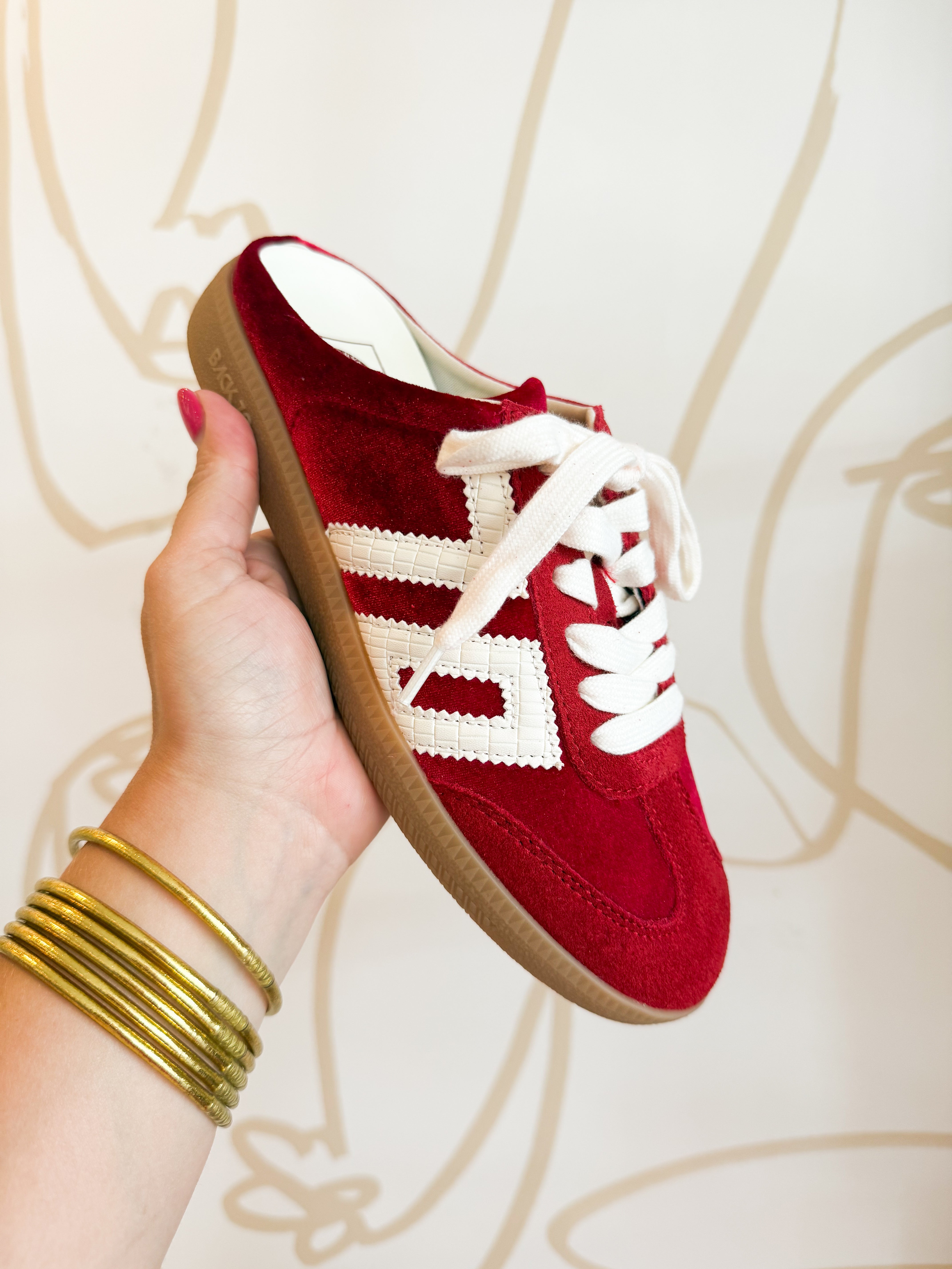 Back70 Easter Velvet Red Milk