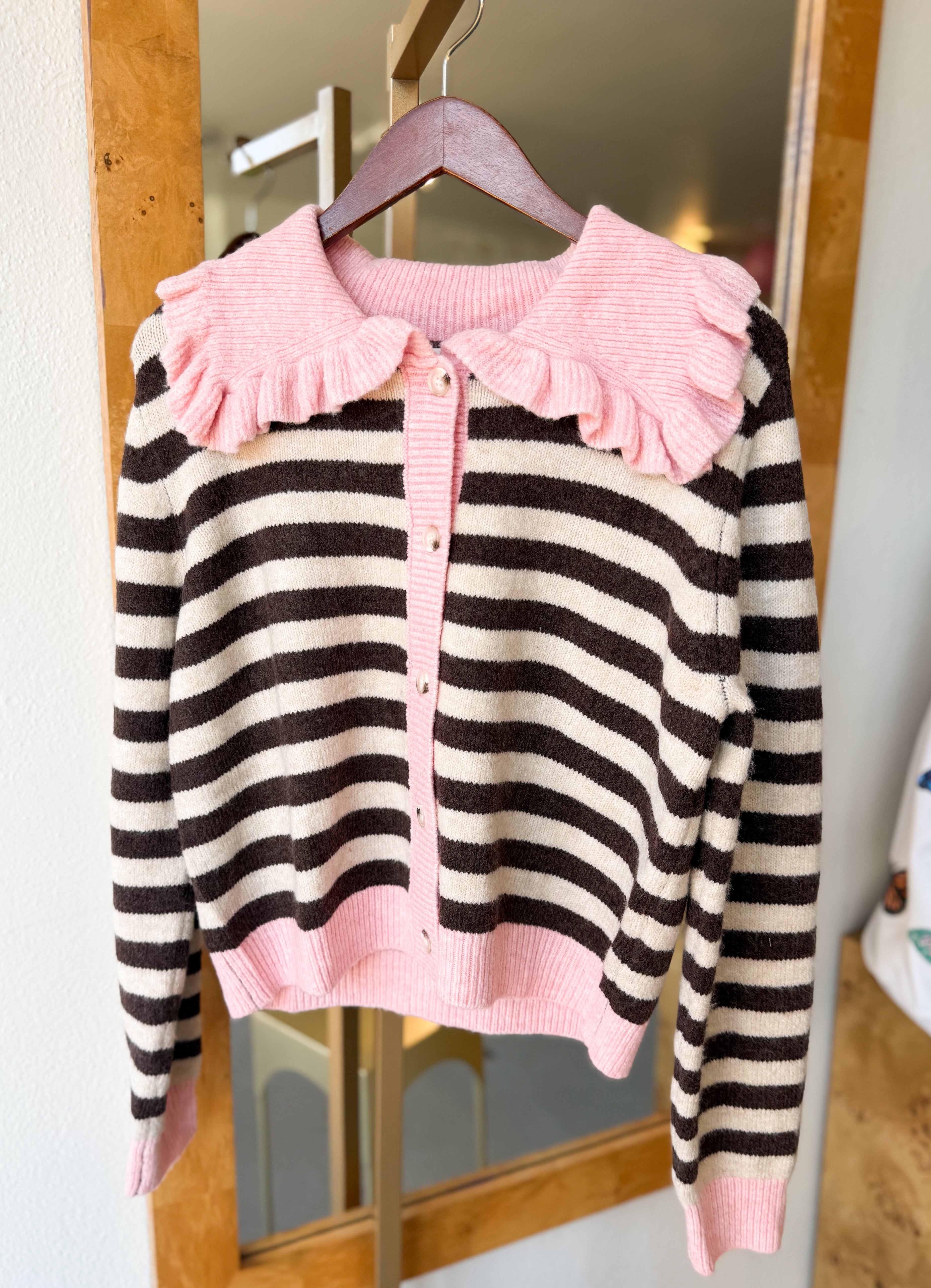 Ruffle Collar Cardigan