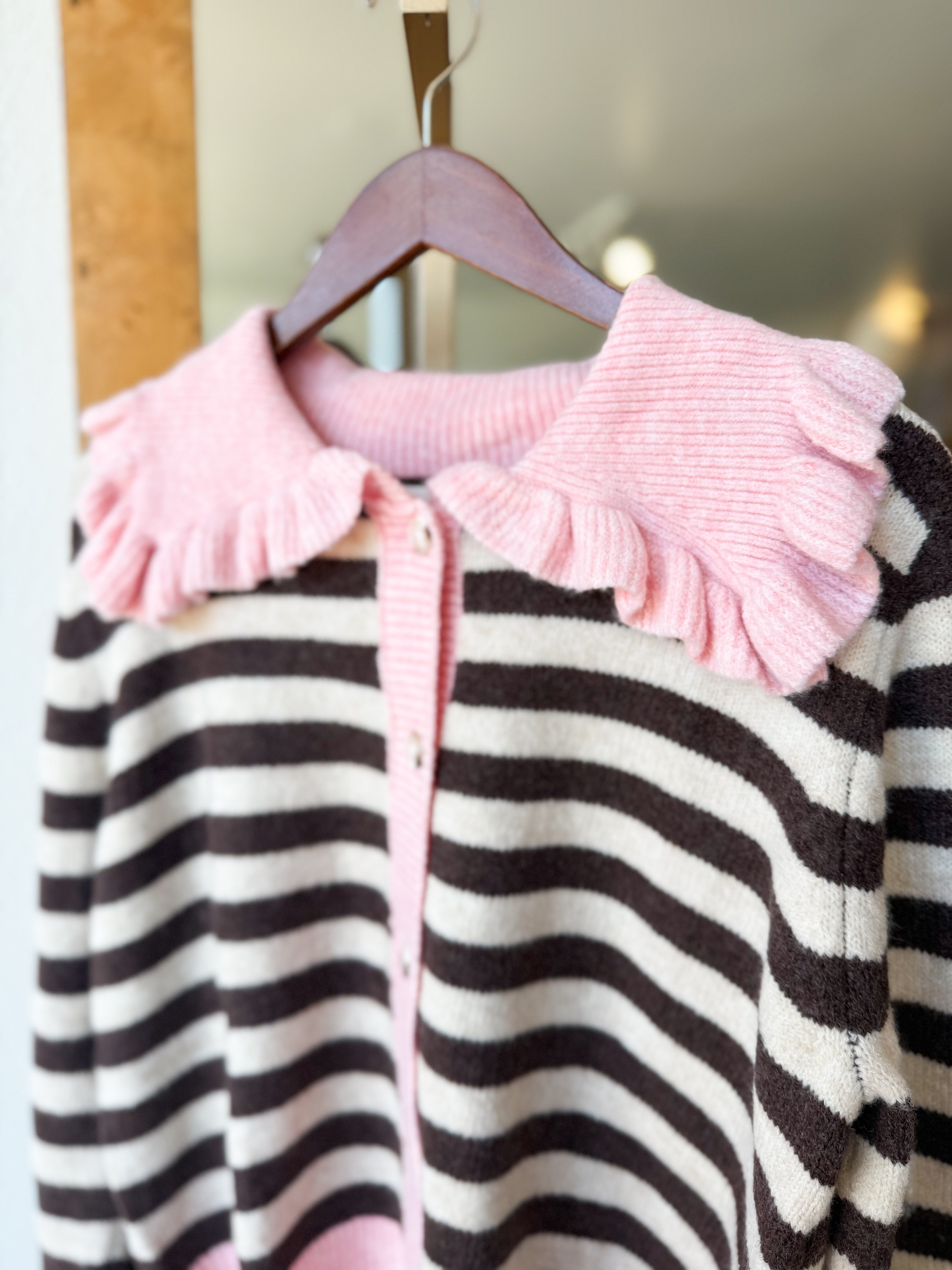 Ruffle Collar Cardigan