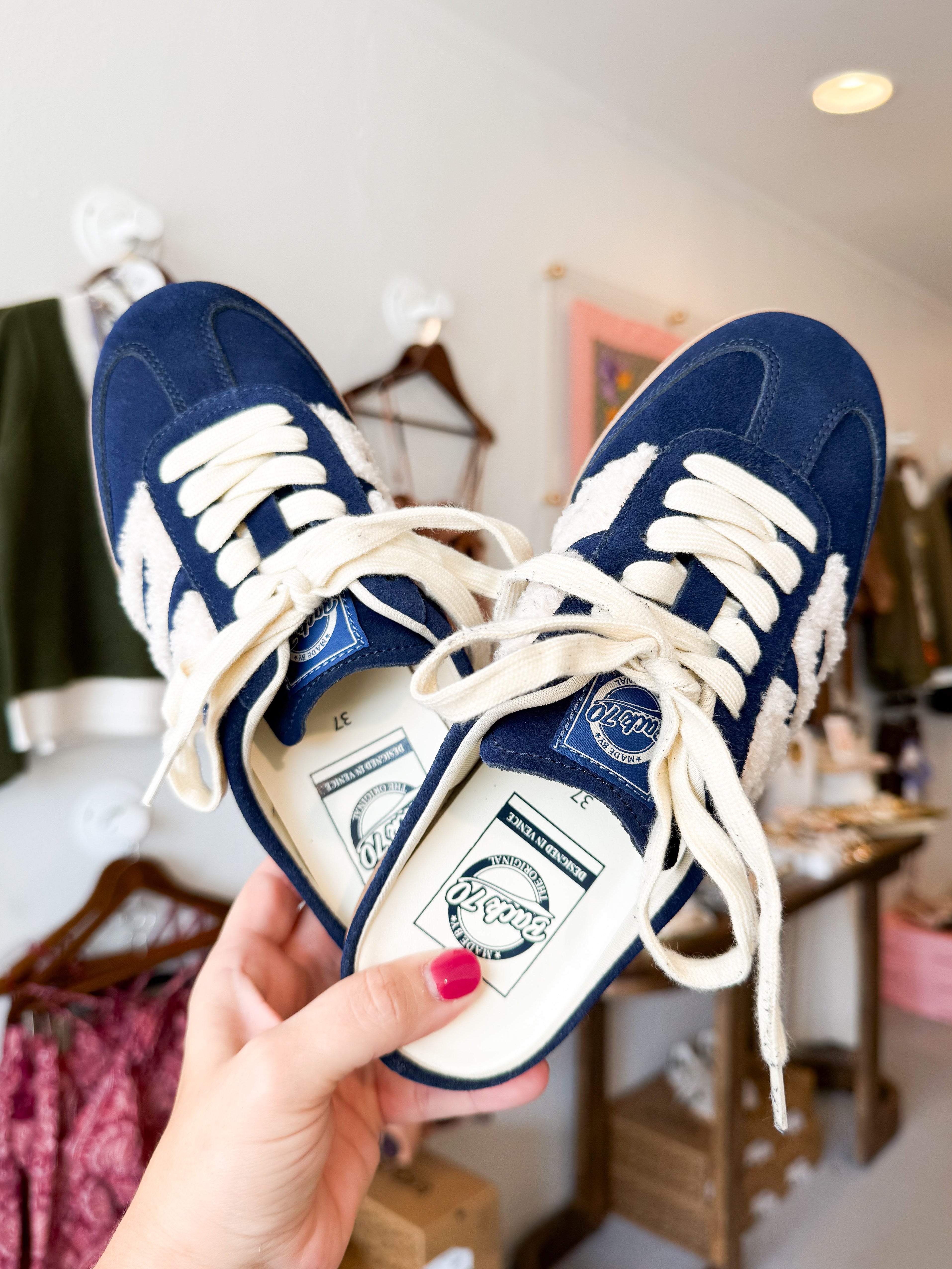Back70 Easter Navy Teddy Sneaker